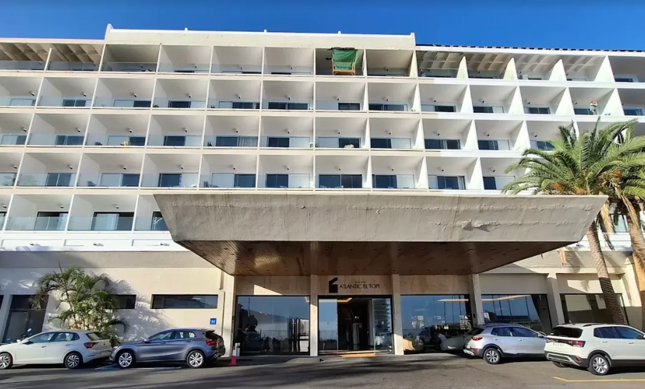 Hotel Atlantic El Tope balcony renovation